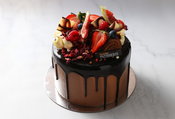 Chocolate Mousse Sponge - Medium