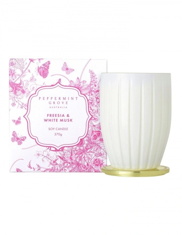 Peppermint Grove Candle Freesia & White Musk 370g
